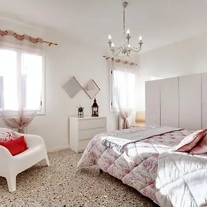 Ca' Artisti-s.margherita * Venice