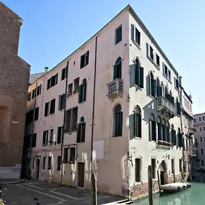 Apart Otel Ca' Foscolo