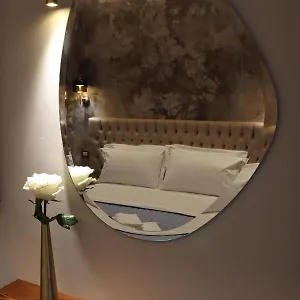 Honeymoon Apartment *