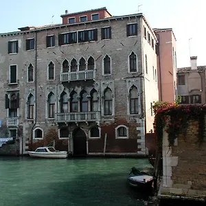 At A Palazzo Bed & Breakfast Venezia
