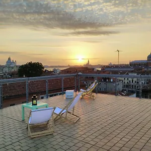 Hostel Sunny Terrace *