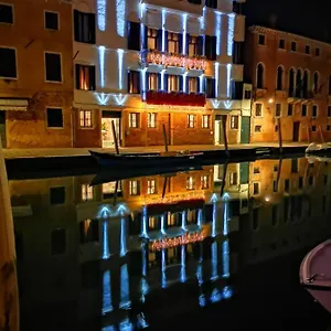 Ca' Bonfadini Historic Experience 5*