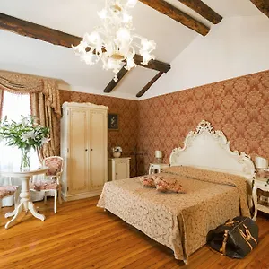Palazzo Guardi 3*