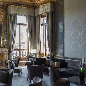 Aman Hotel
