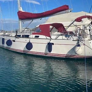 Venice Boat Tour With Aperitif And Music Included On A Sailing Boat * Venedig
