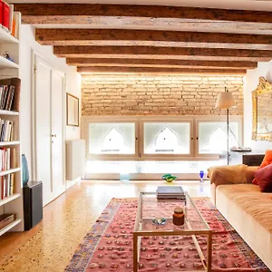 Gorgeous San Polo Apartment Venice