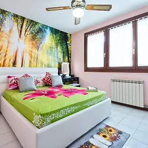 Jolly Apartment *