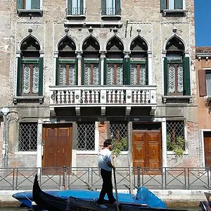 Palazzo Odoni Pensión