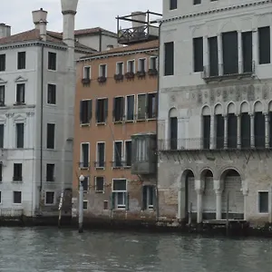 Leon Bianco On The Grand Canal 3*