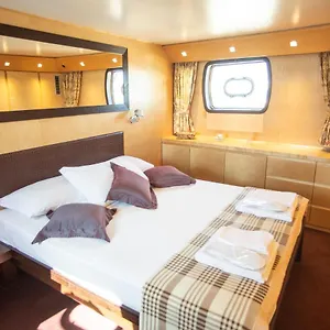 Yacht Bert Venezia 5*