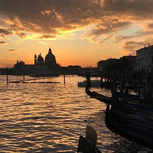 Youth Venice Hostelers Home Hostel *