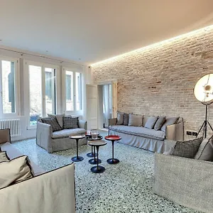 Apartment Stunning Modern In The Heart Of Venice