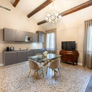 San Vio Palace Luxury Apartment