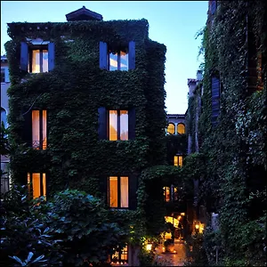 Hotel Flora Benátky