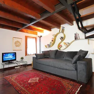 Frari Prestige Canal View Apartment Venedig