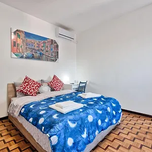 Easy Downtown - Private With Shared Bathroom *