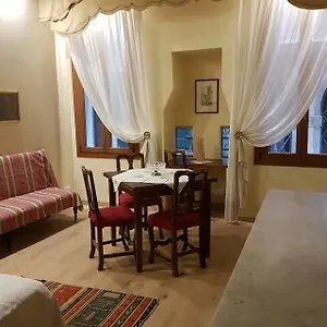 La Capannaccia - *