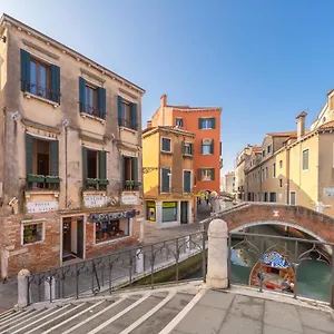 Gasthuis Casanova Ai Tolentini 2*