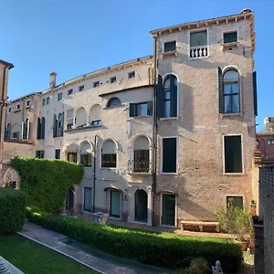 Palazzo Contarini Della Porta Di Ferro Lägenhetshotell *