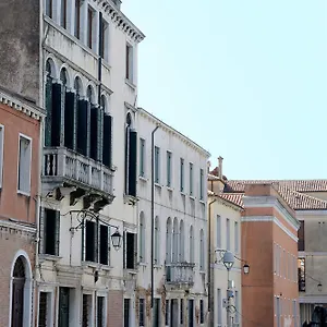 Canal Riva De Biasio 2* ונציה