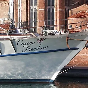 Hotel en barco Boat & Breakfast Caicco Freedom 2*