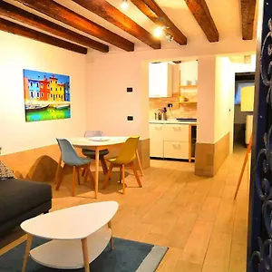 Alcova Apartment *